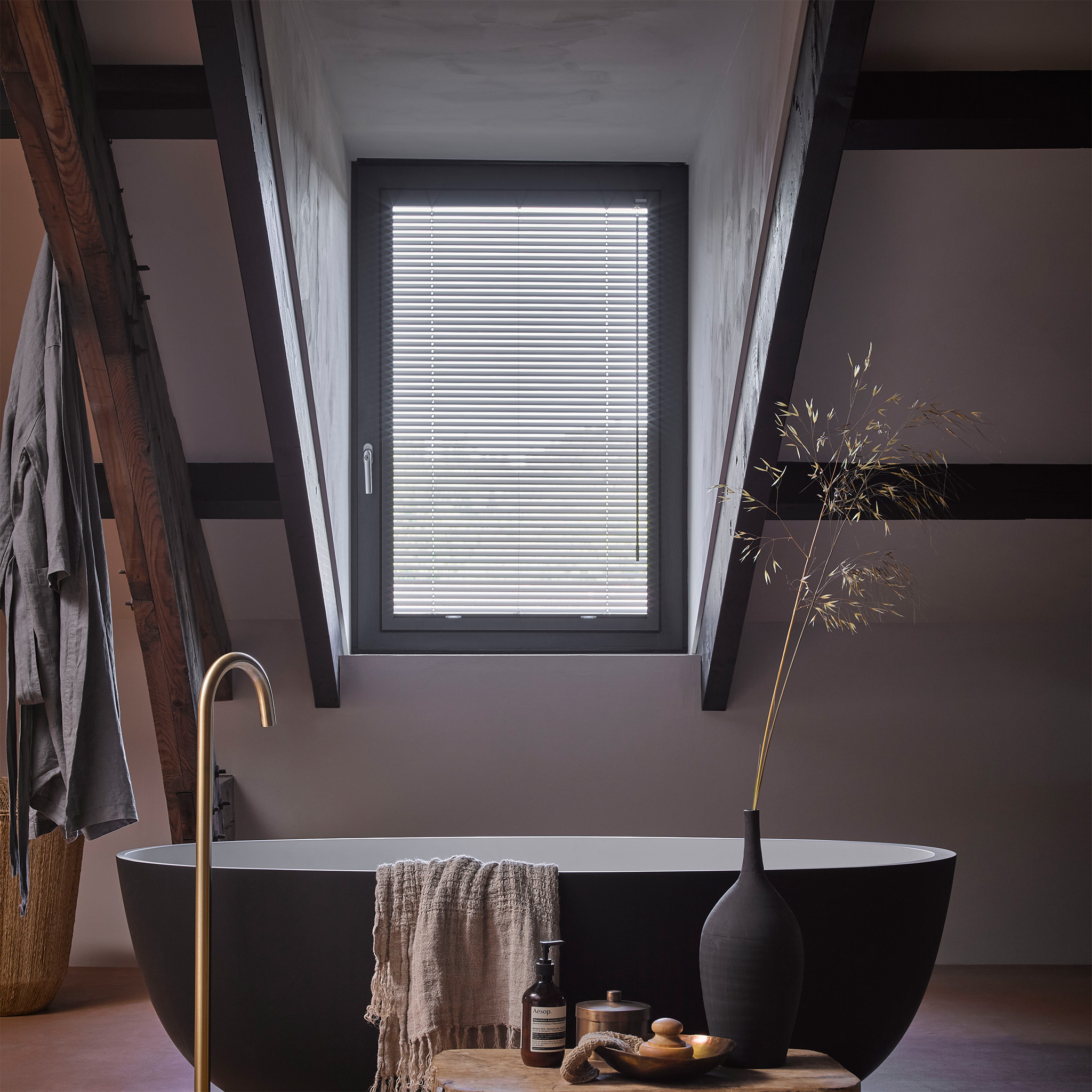 Easyclick_Jaloezie_Scala__badkamer_dicht_2048x2048