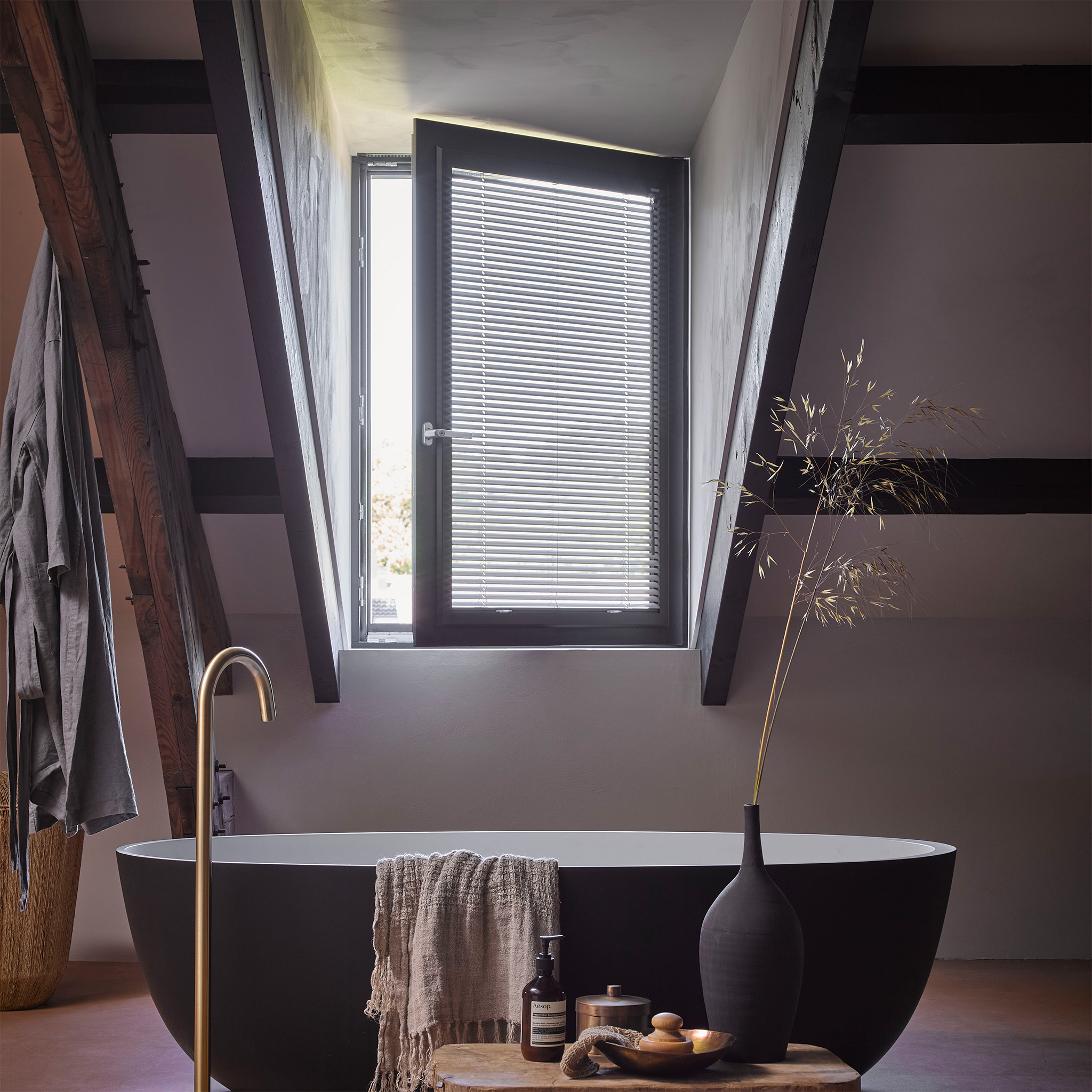 Easyclick_Jaloezie_Scala__badkamer_open_2048x2048