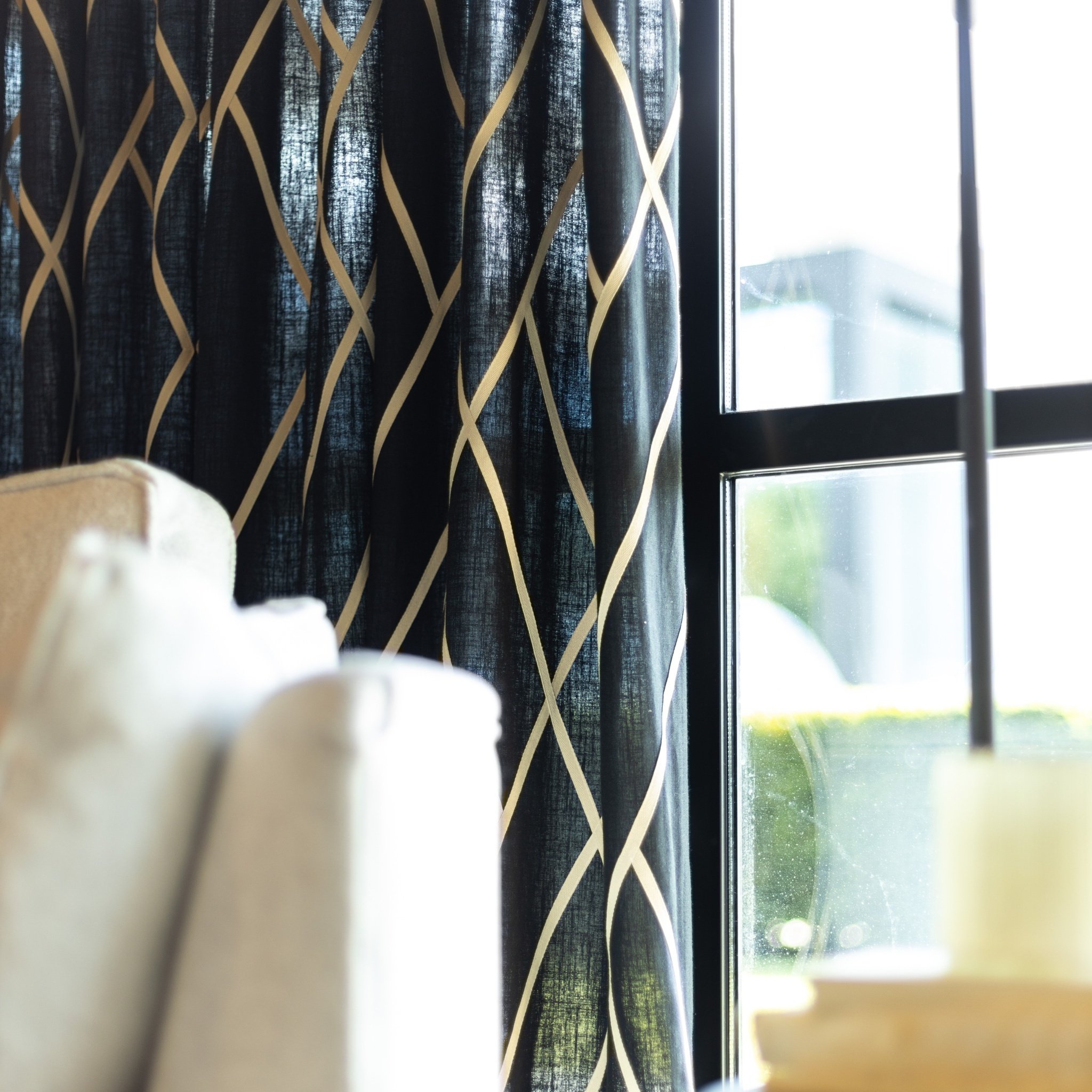 Lazo_01_zwart_2048x2048