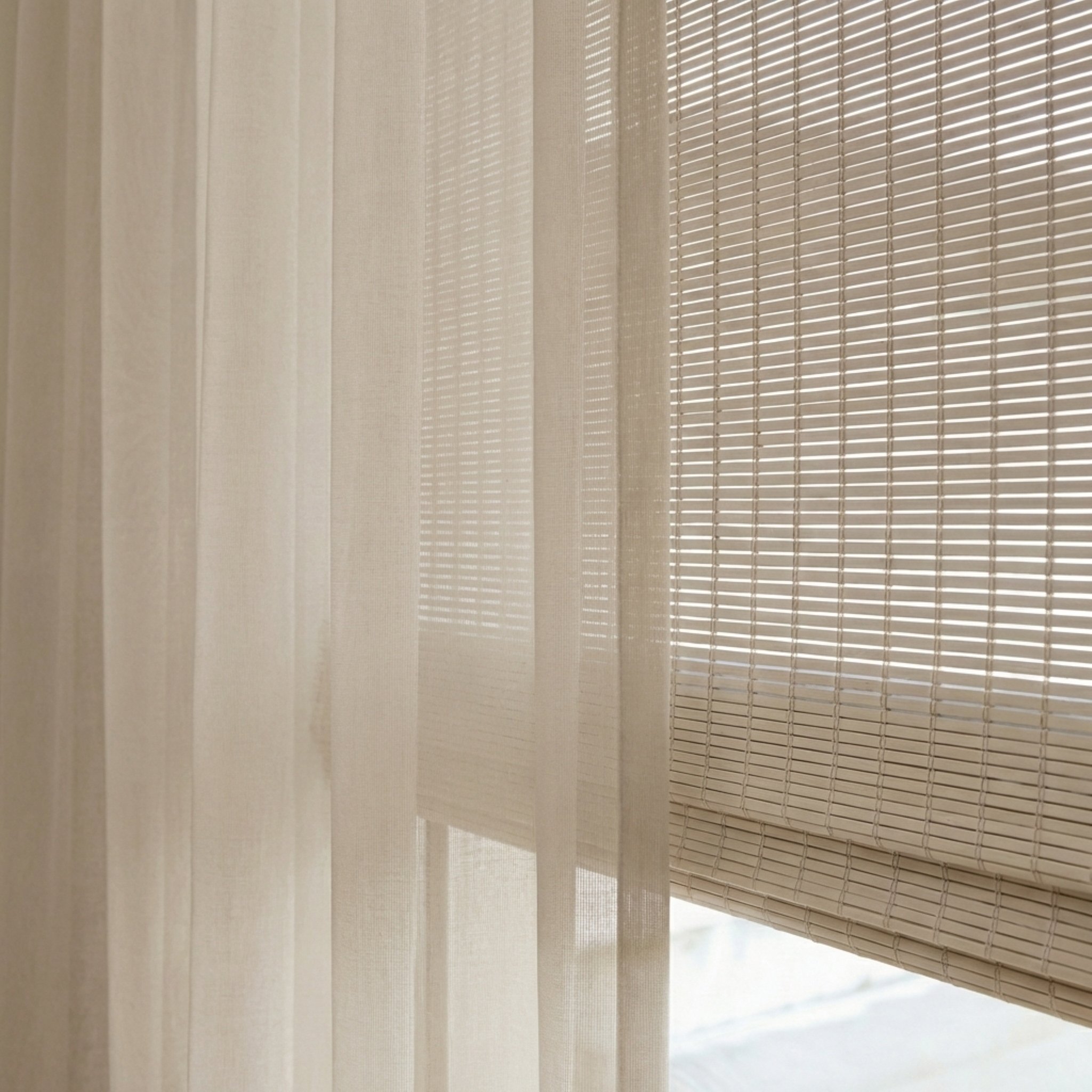 Azibi_vouwgordijn_met_inbetween_naturel_2048x2048