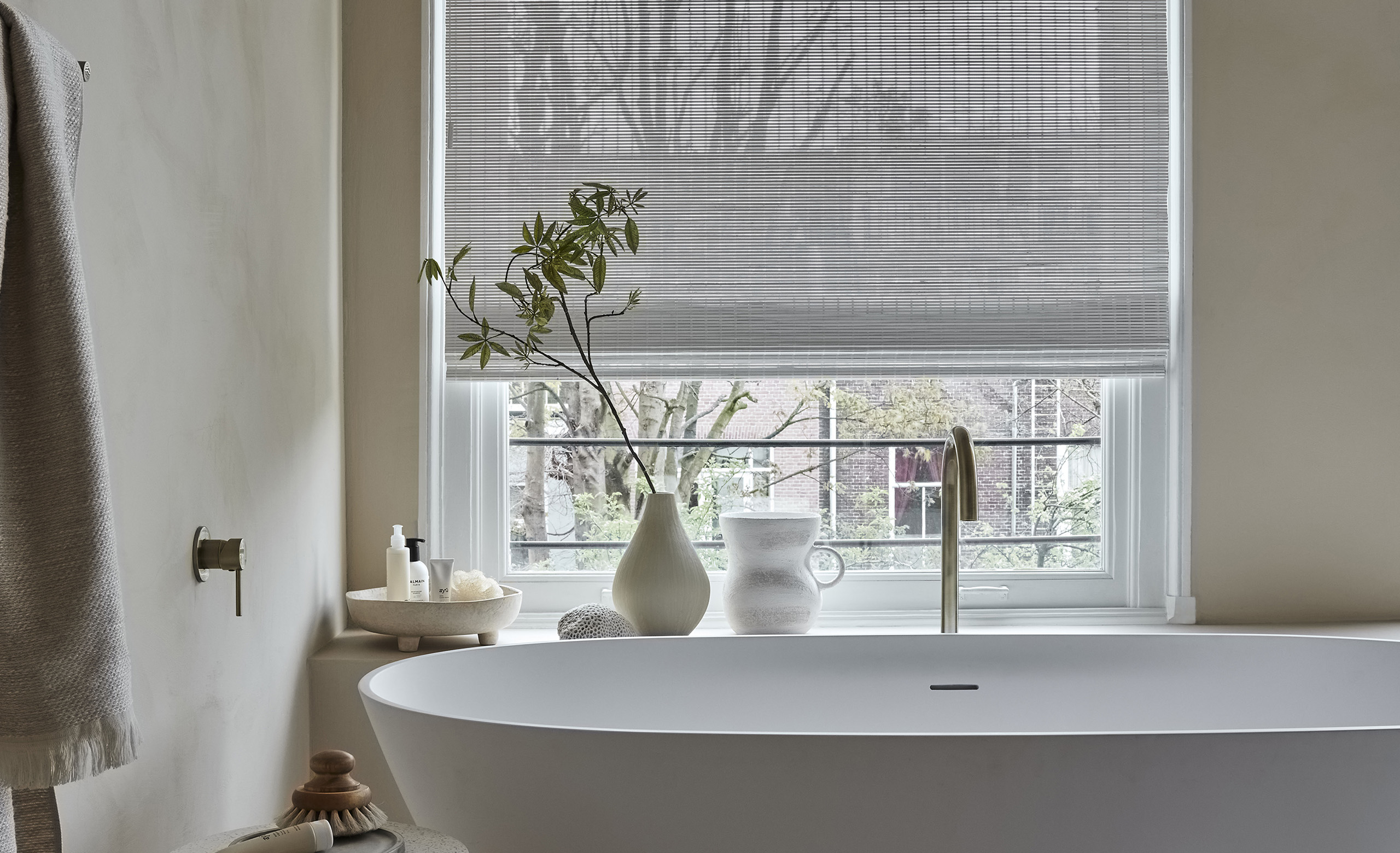 Vouwgordijn_Azibi_badkamer_recht_2560x1560