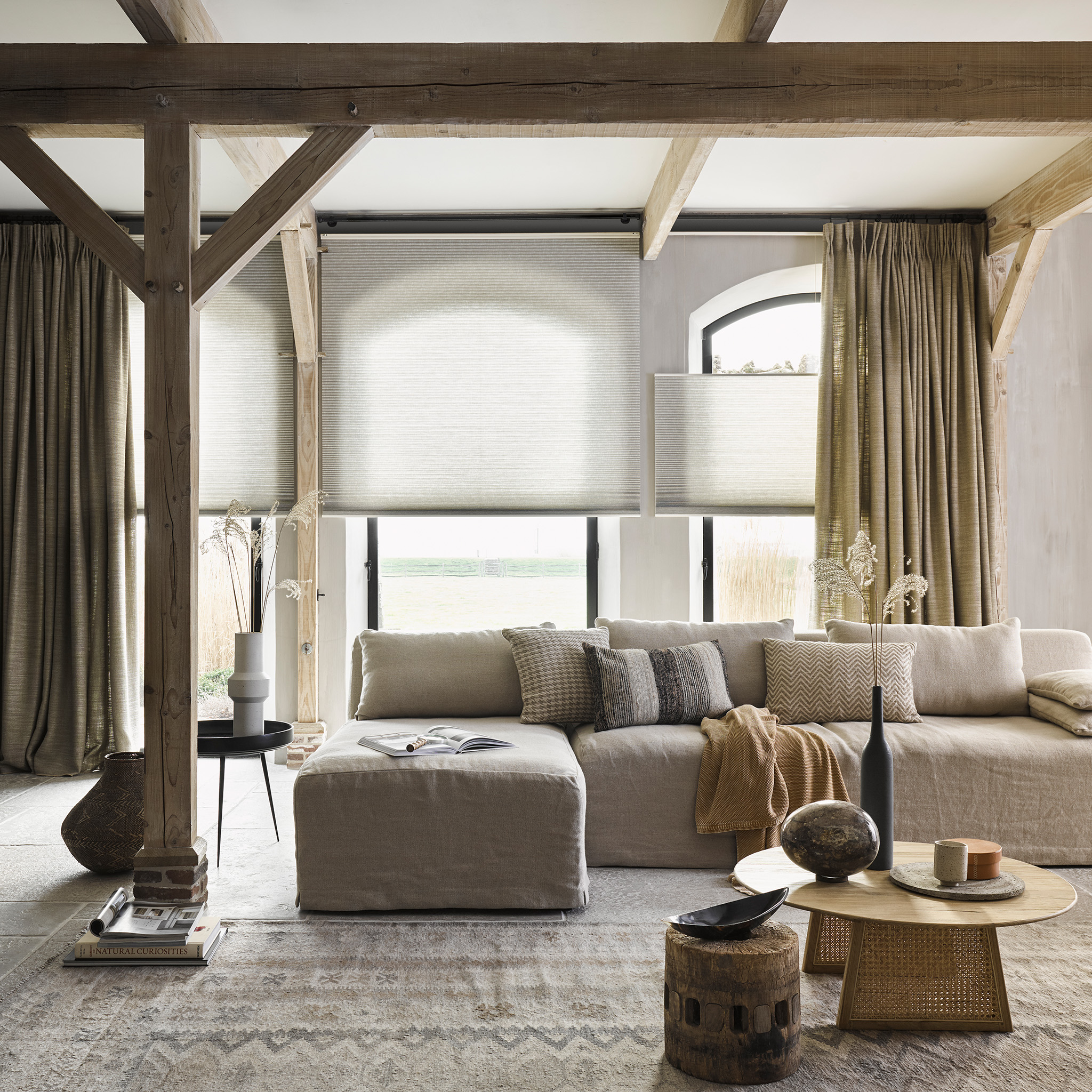 Plissegordijnen_IsoPlisse_lichtdoorlatend_gordijn_Madia_Fr_Day_2048x2048