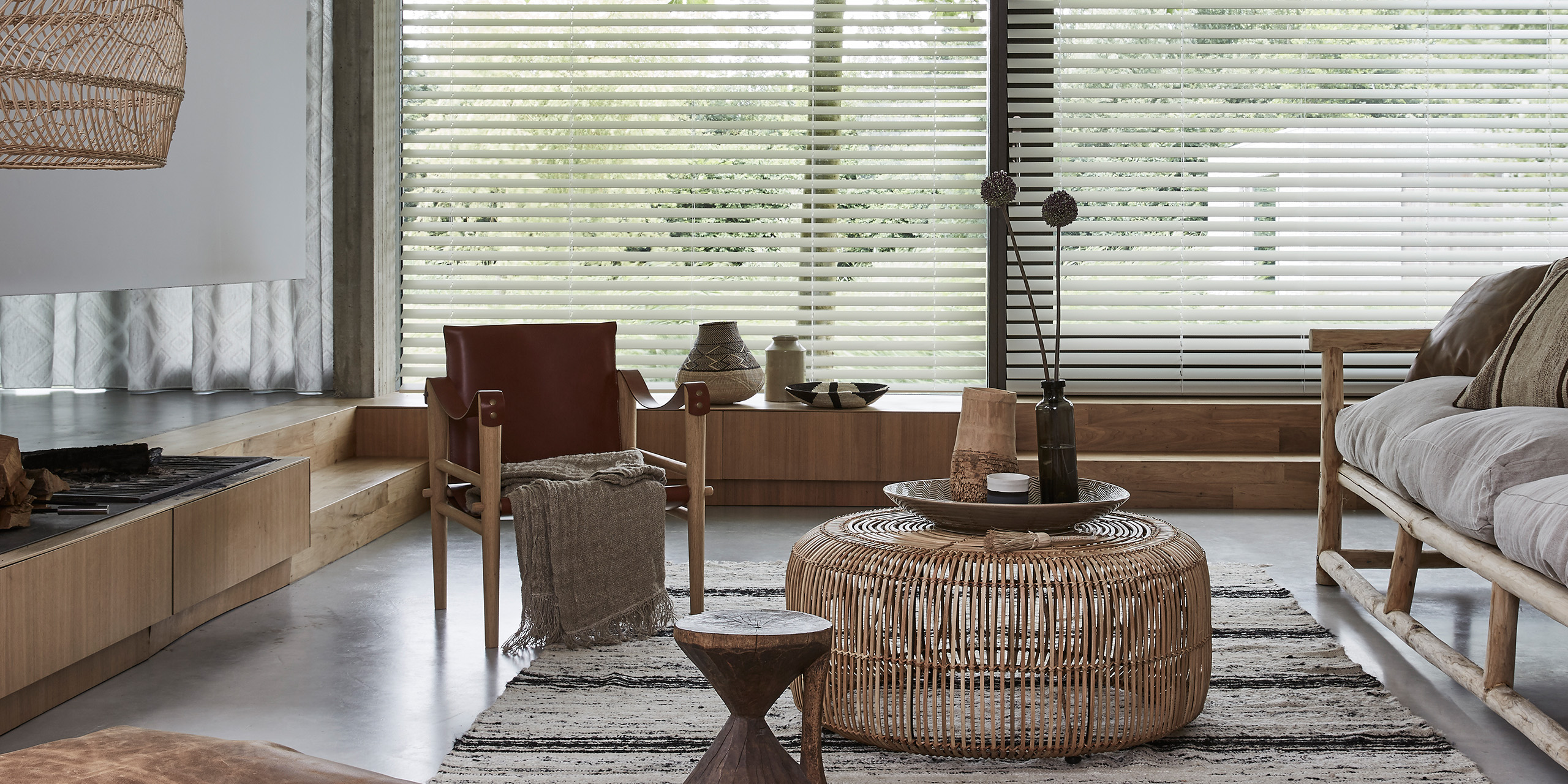 jaloezieen_silva_zwart_bohemain_woonkamer_2560x1280