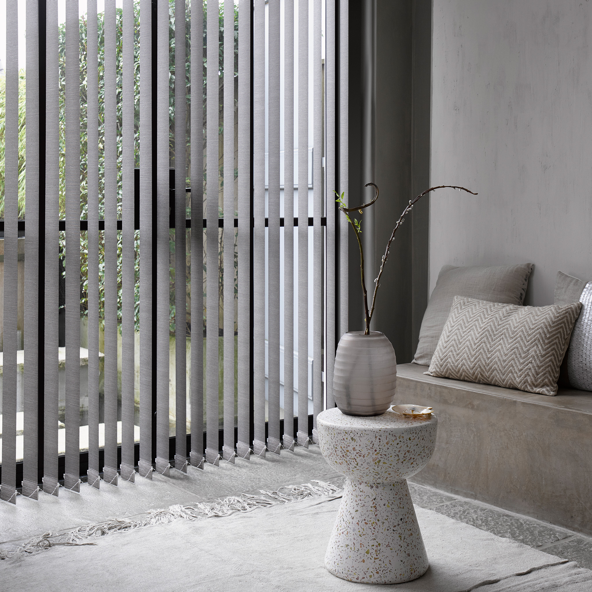 Lamellen_stoffen_woonkamer_dicht_2048x2048
