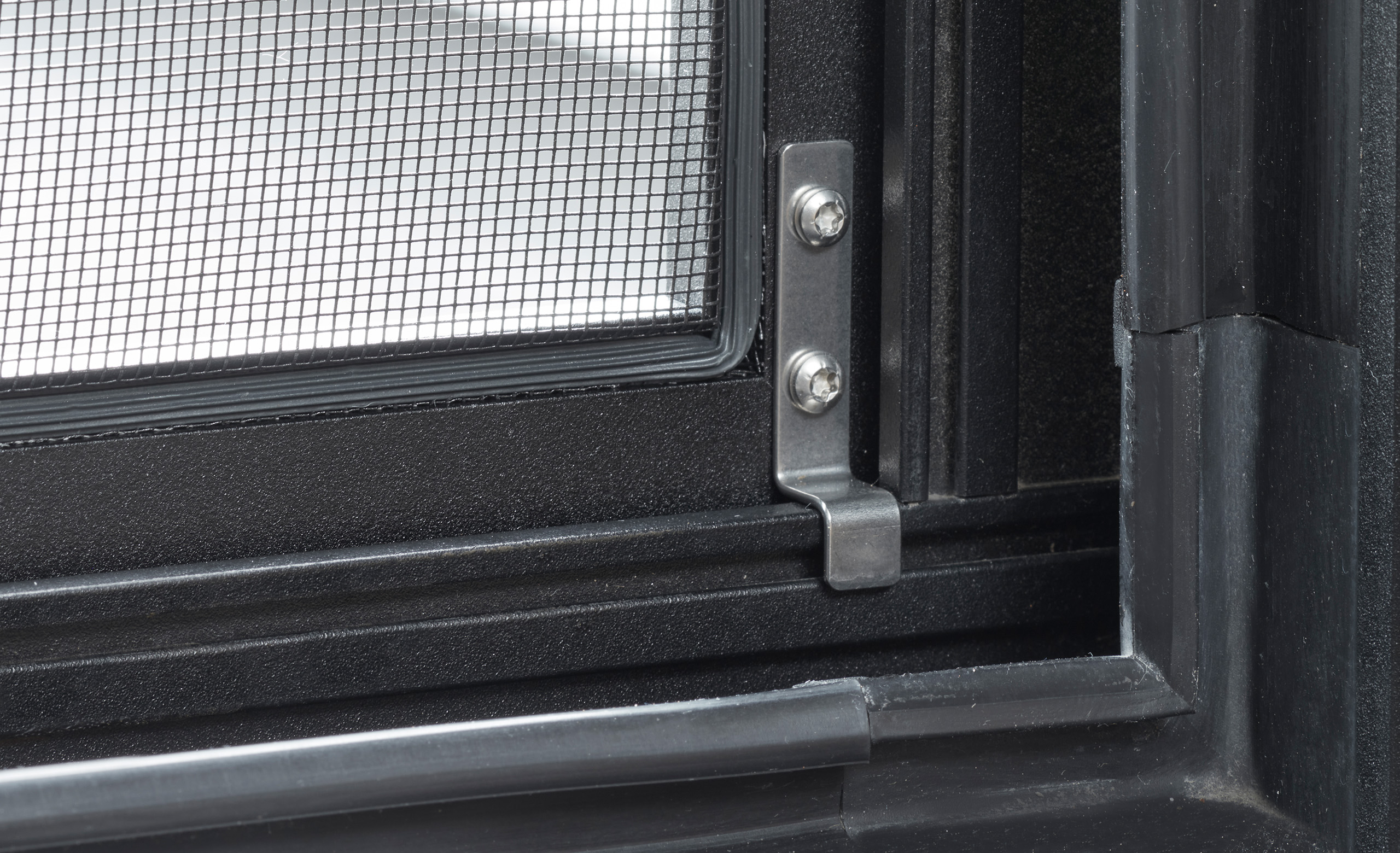 Horren_raamhorren_detail_vaste_haak_2560x1560