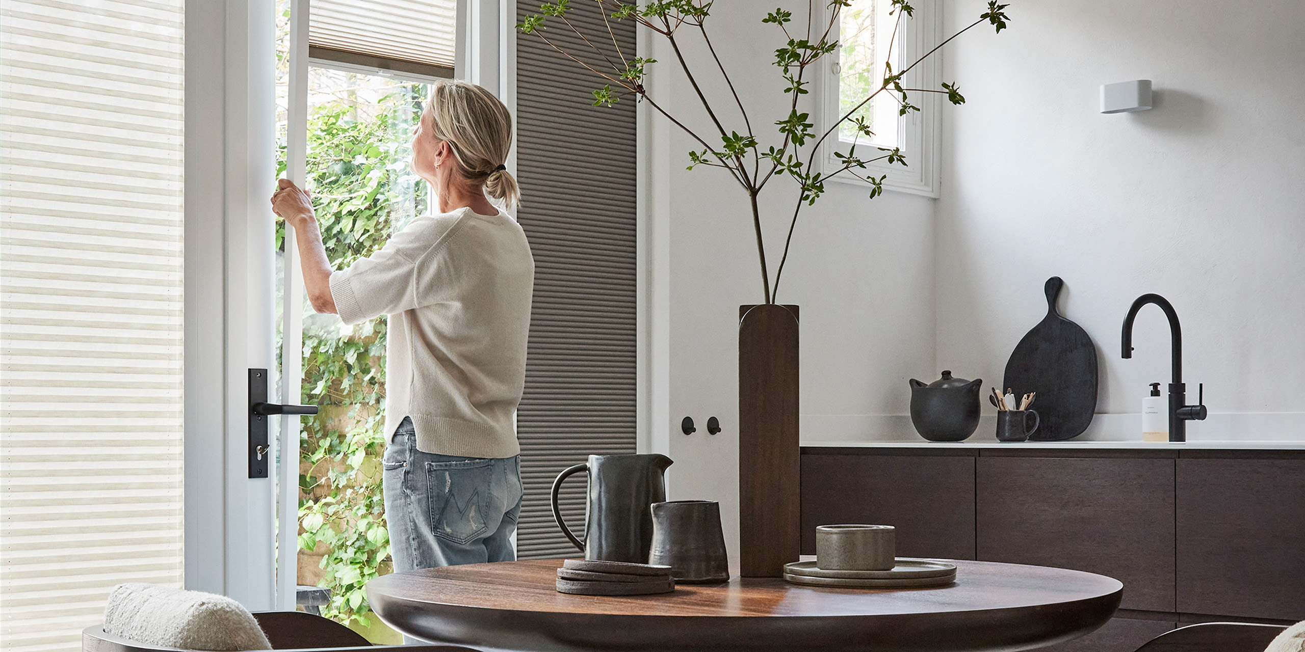 Easyclick_IsoPlisse_open_vrouw_2560x1280