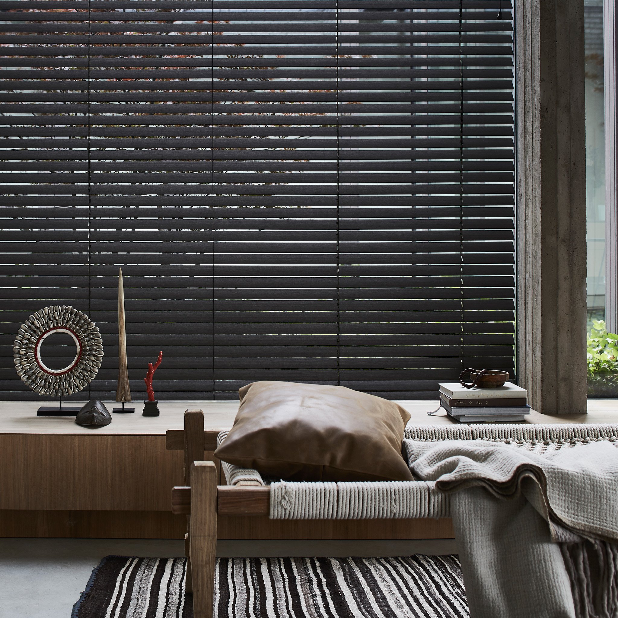 jaloezieen_silva_zwart_bohemain_accessoires_2048x2048