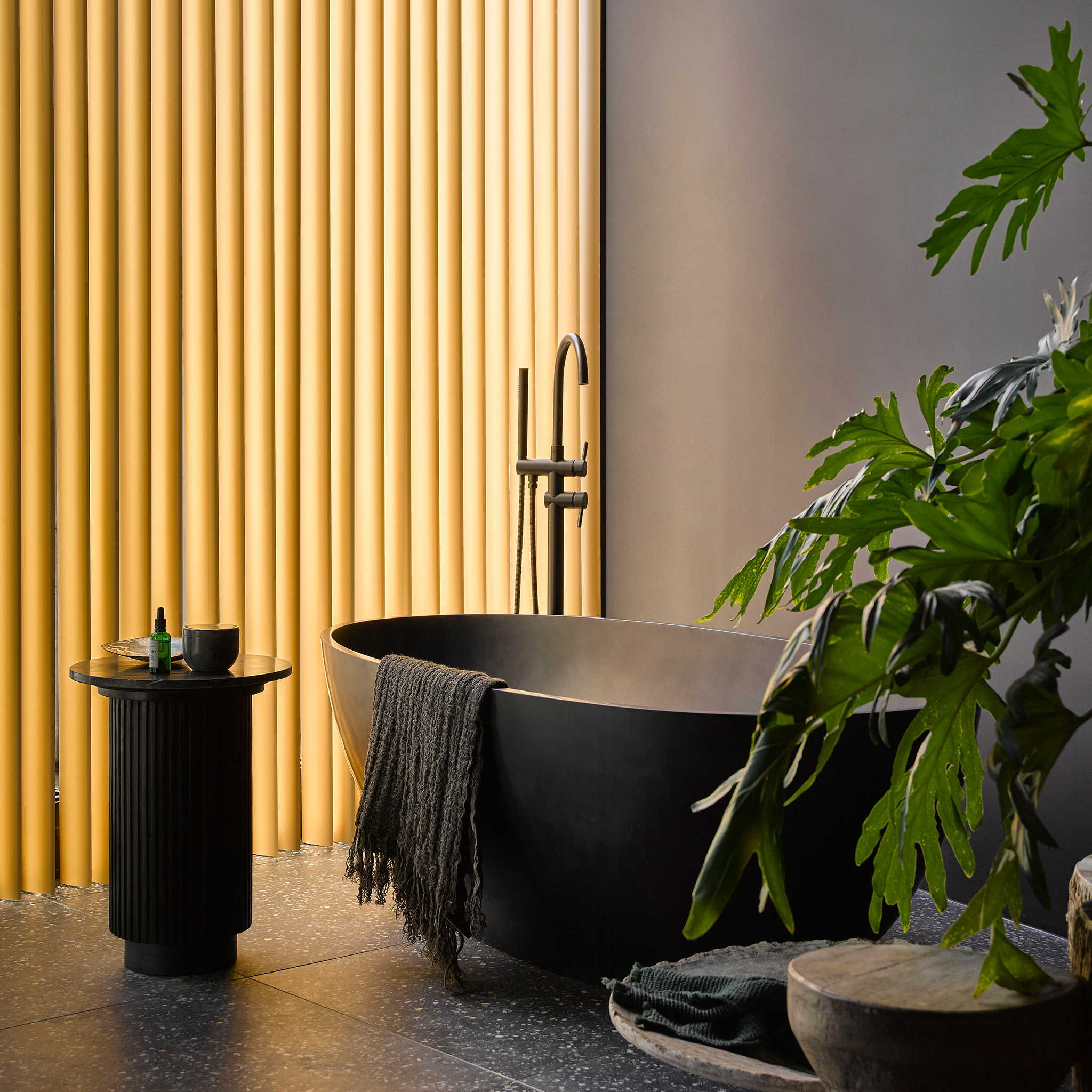 Lamellen_aluminium_geel_badkamer_2048x2048