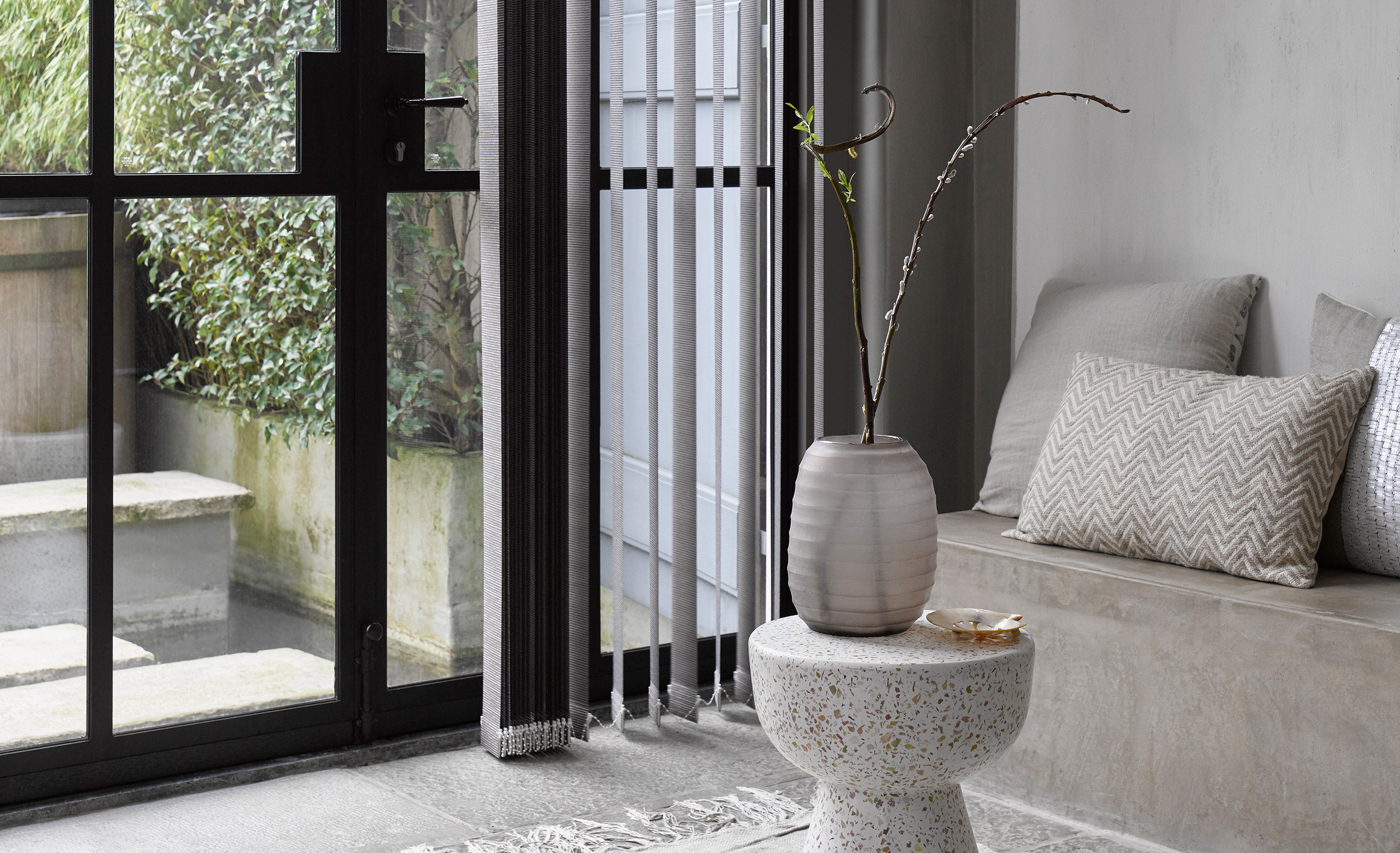 Lamellen_stoffen_woonkamer_halfopen_2560x1560